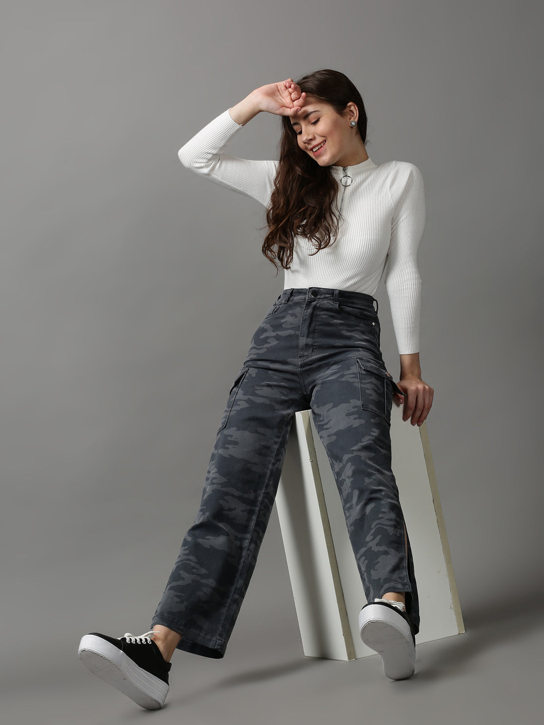 Women's Grey Solid Wide Leg Denim Jeans