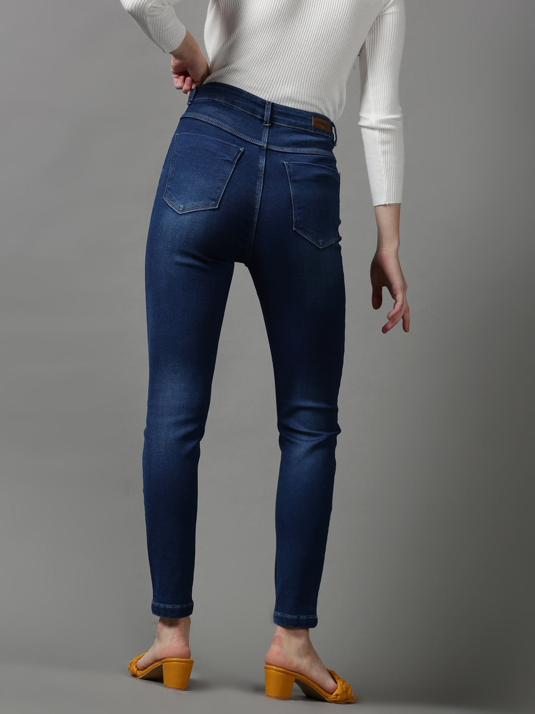 Women's Blue Skinny Fit Mildly Distressed Light Fade Stretchable Denim Jeans