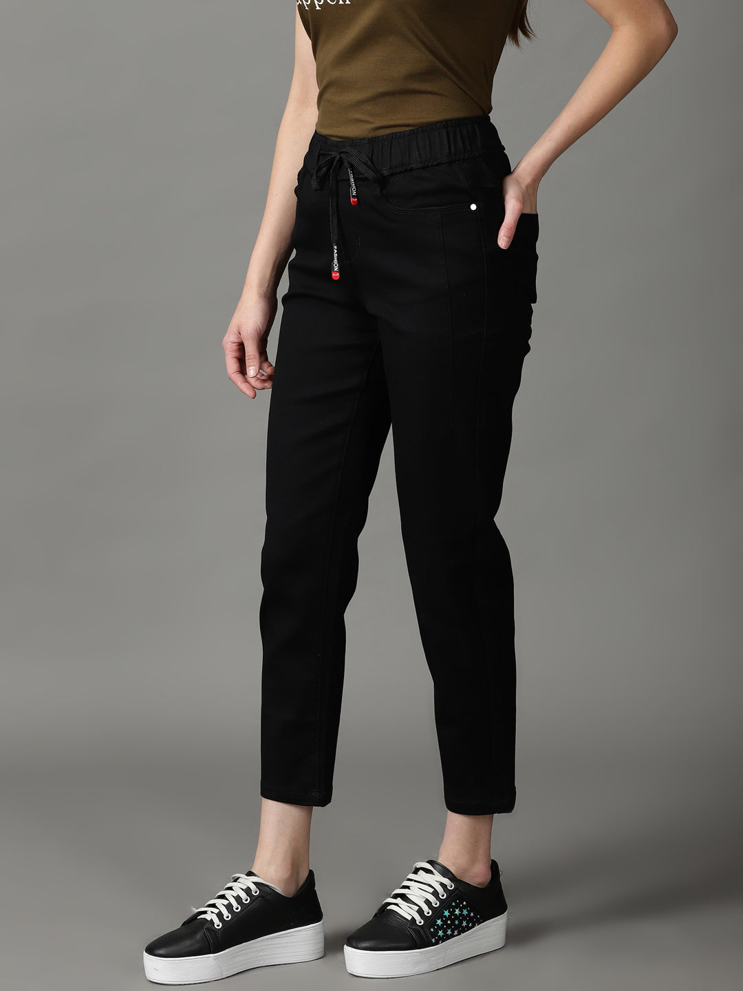 Women's Black Solid Fit Denim Jeans