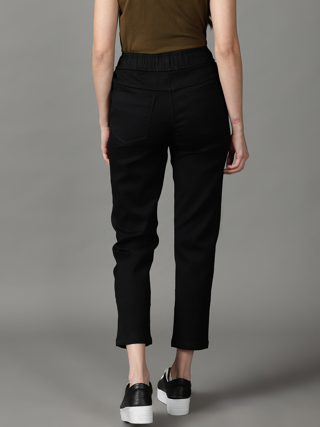 Women's Black Solid Fit Denim Jeans