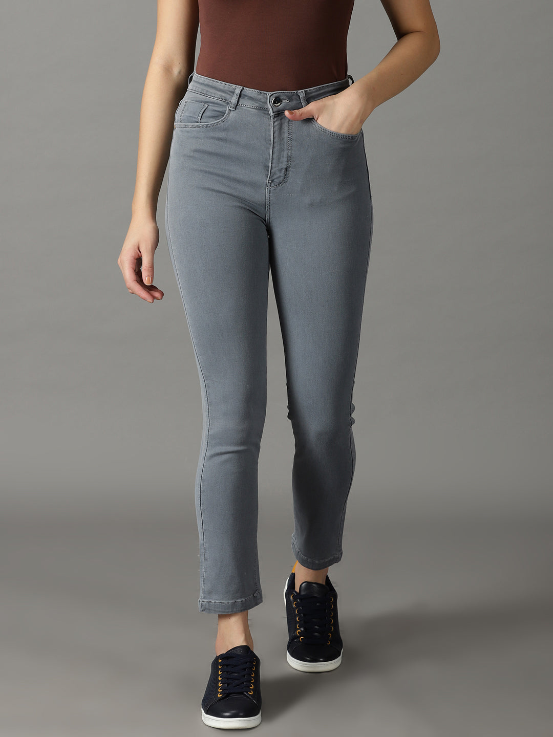 Women's Grey Solid Relaxed Fit Denim Jeans