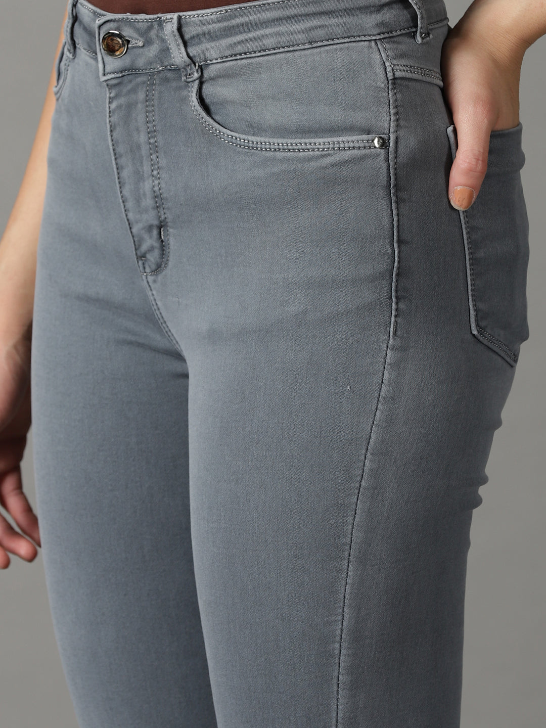 Women's Grey Solid Relaxed Fit Denim Jeans