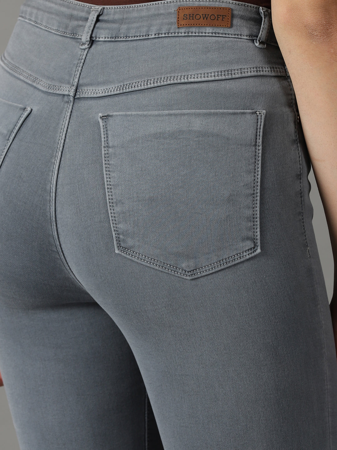 Women's Grey Solid Relaxed Fit Denim Jeans