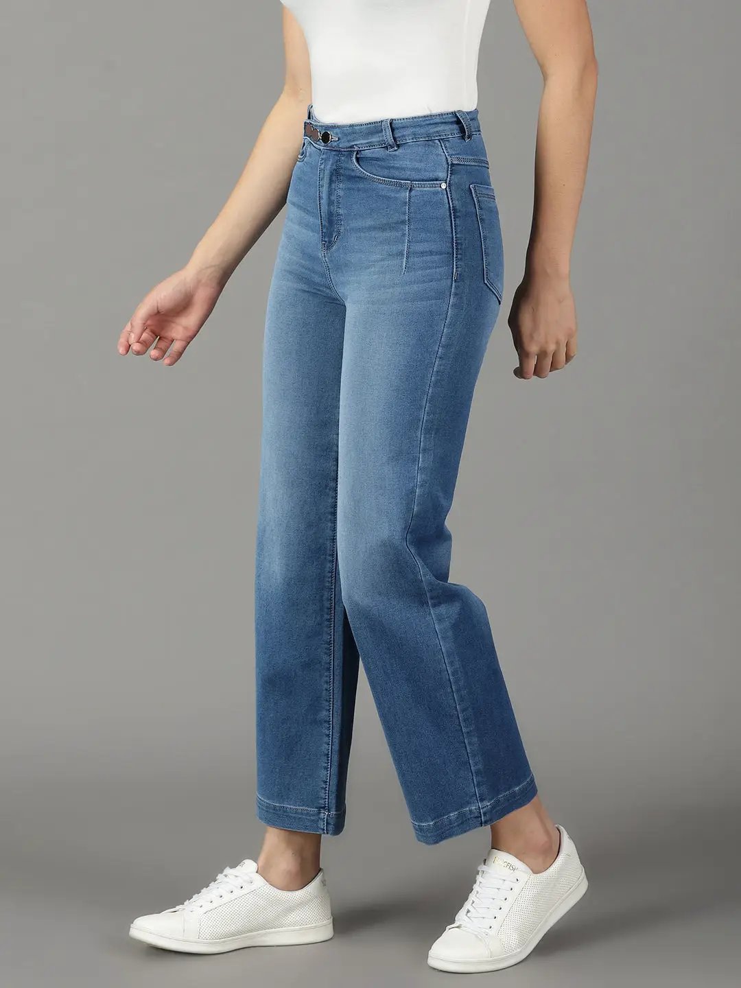Women's Blue Straight Fit High-Rise Light Fade Stretchable Jeans