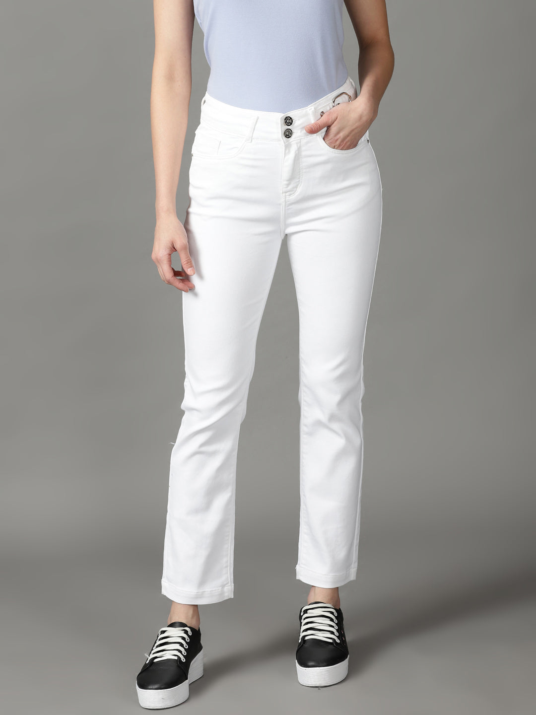 Women's White Solid Relaxed Fit Denim Jeans