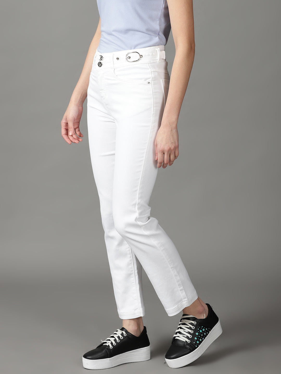 Women's White Solid Relaxed Fit Denim Jeans