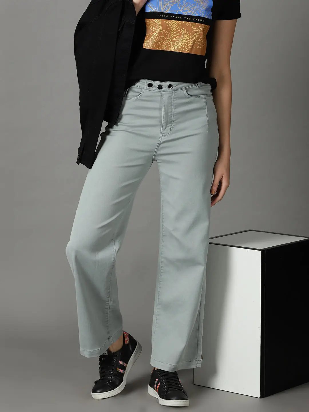 Women's Green Solid Straight Fit Denim Jeans