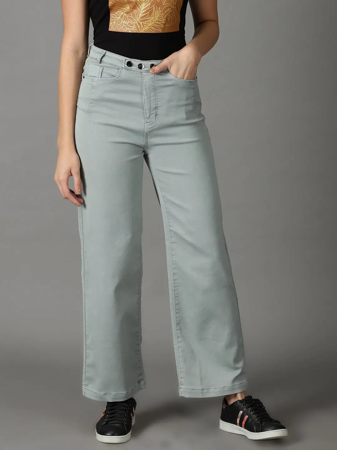 Women's Green Solid Straight Fit Denim Jeans