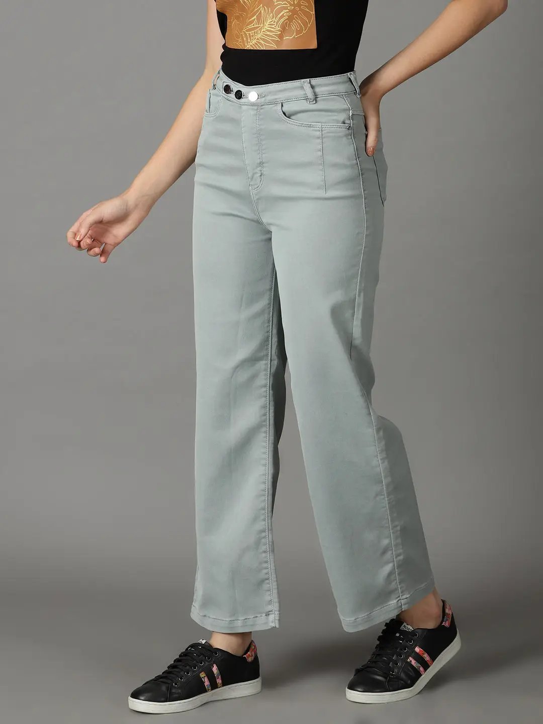 Women's Green Solid Straight Fit Denim Jeans