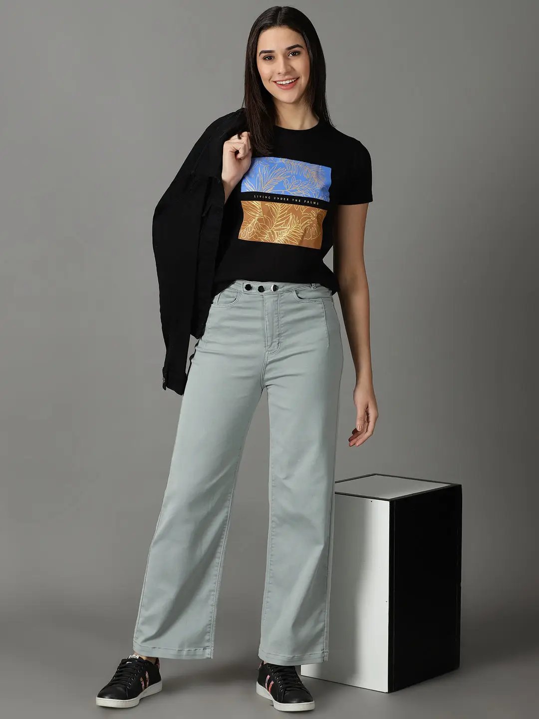 Women's Green Solid Straight Fit Denim Jeans