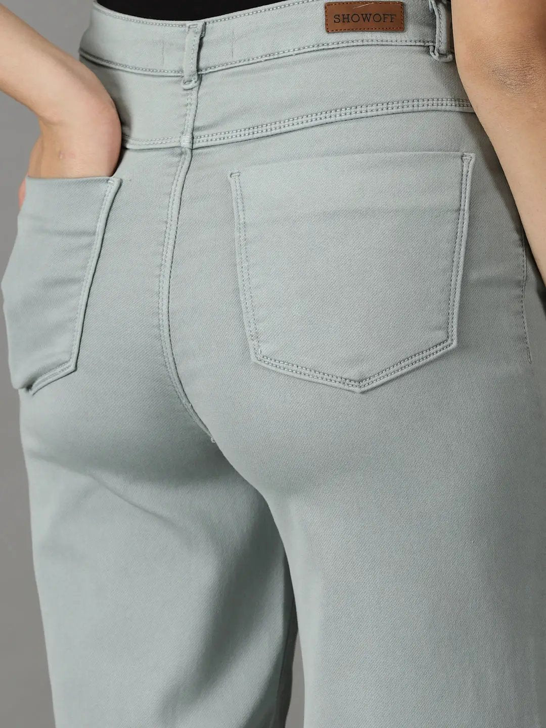 Women's Green Solid Straight Fit Denim Jeans