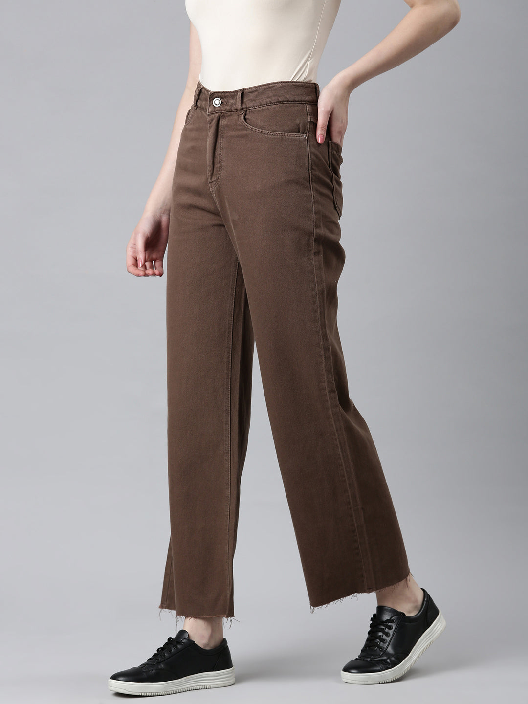 Women Brown Solid Straight Fit Denim Jeans