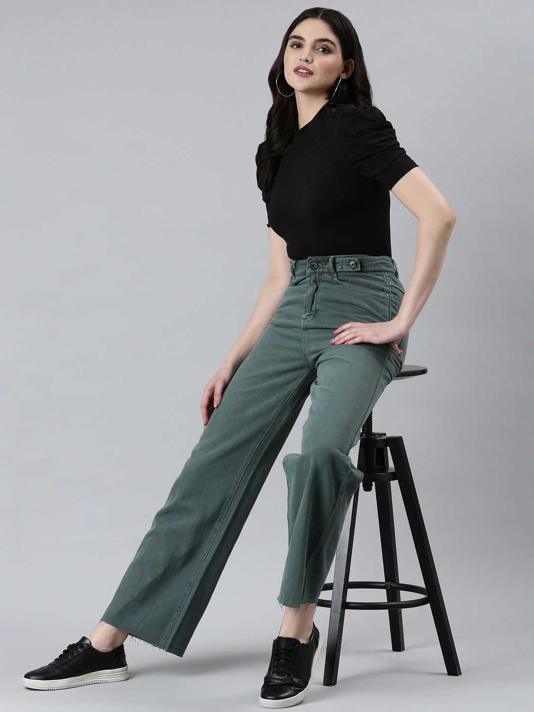 Women Green Solid Straight Fit Denim Jeans