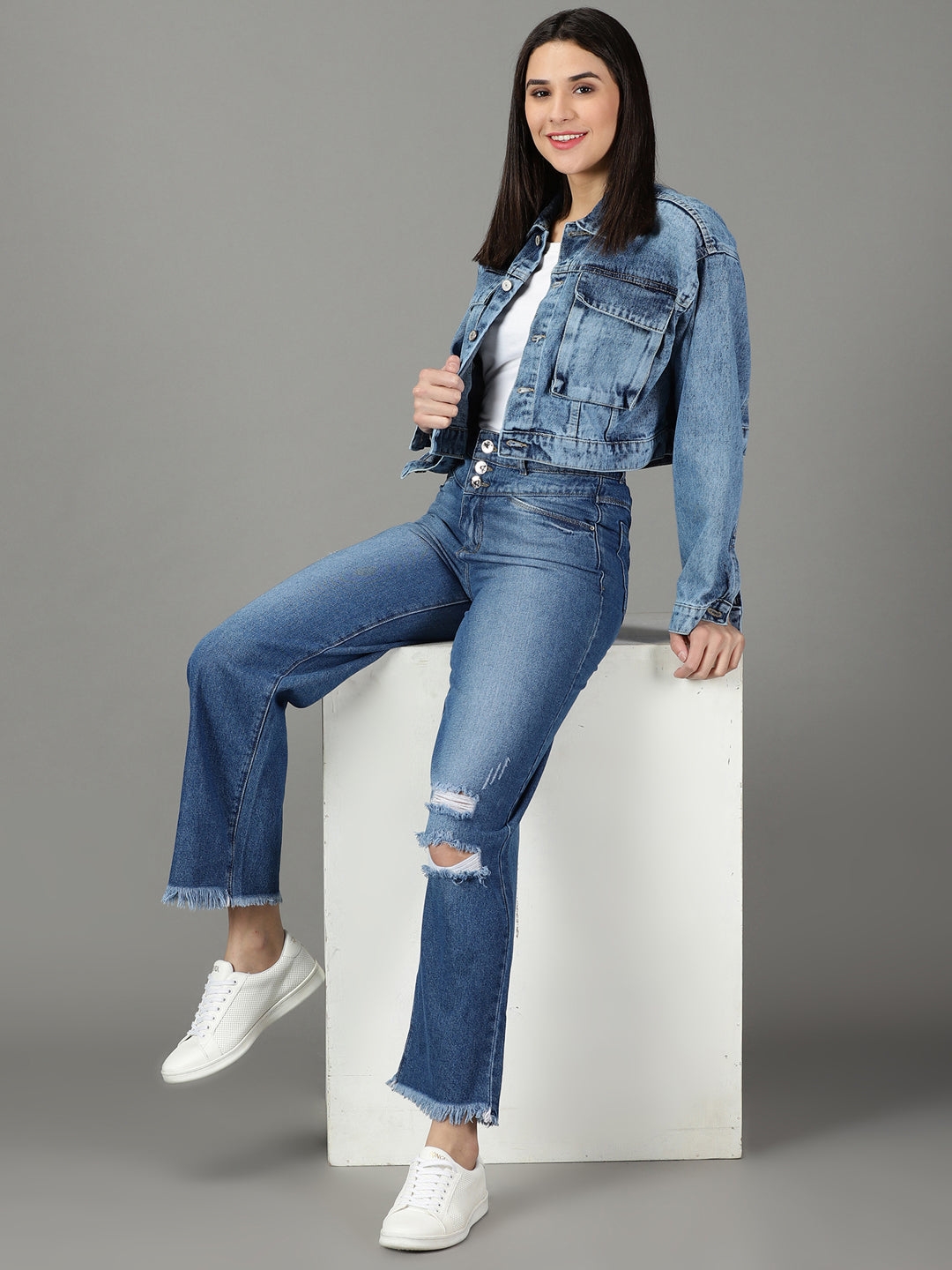 Women's Blue Solid Straight Fit Denim Jeans