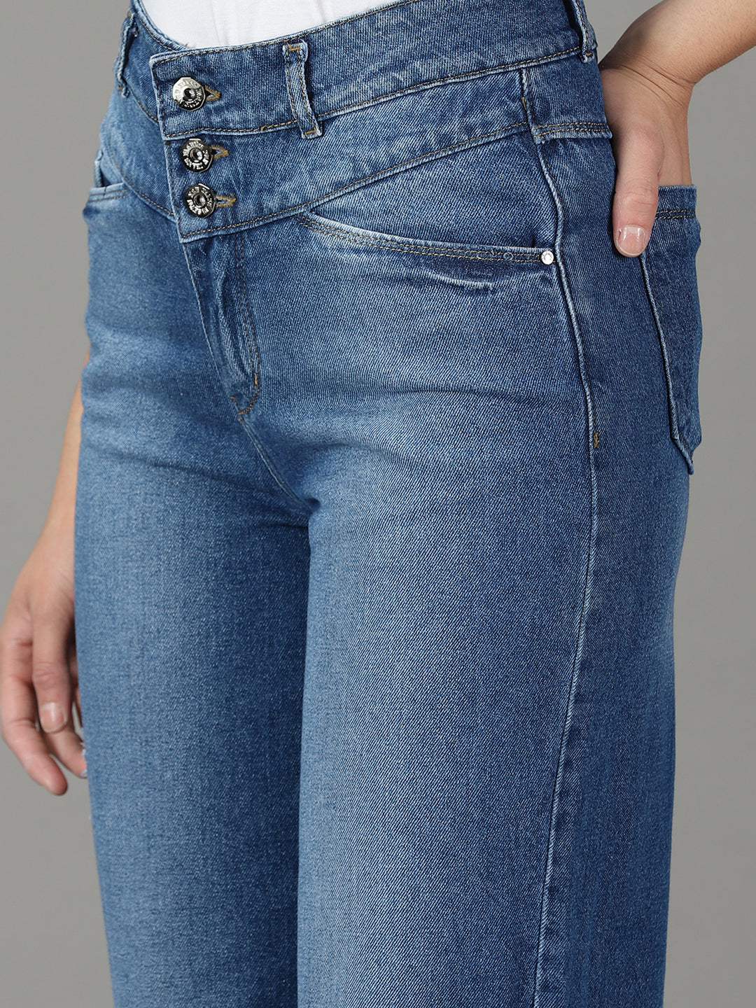 Women's Blue Solid Straight Fit Denim Jeans