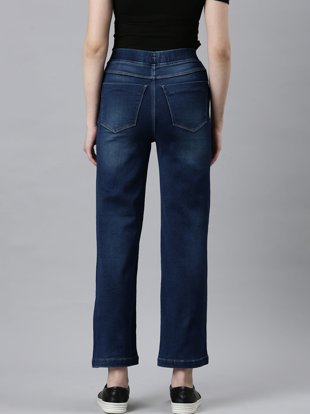 Women Blue Solid Straight Fit Denim Jeans