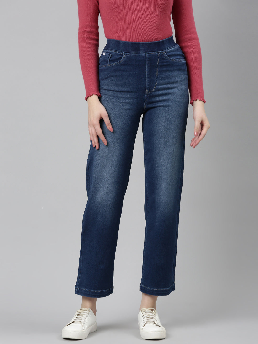 Women Blue Solid Straight Fit Denim Jeans