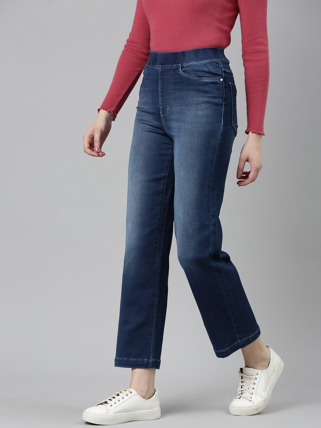 Women Blue Solid Straight Fit Denim Jeans