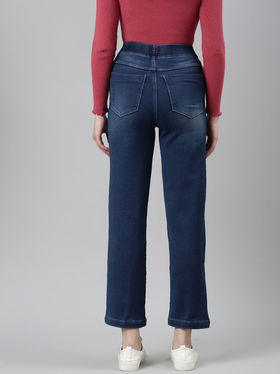 Women Blue Solid Straight Fit Denim Jeans