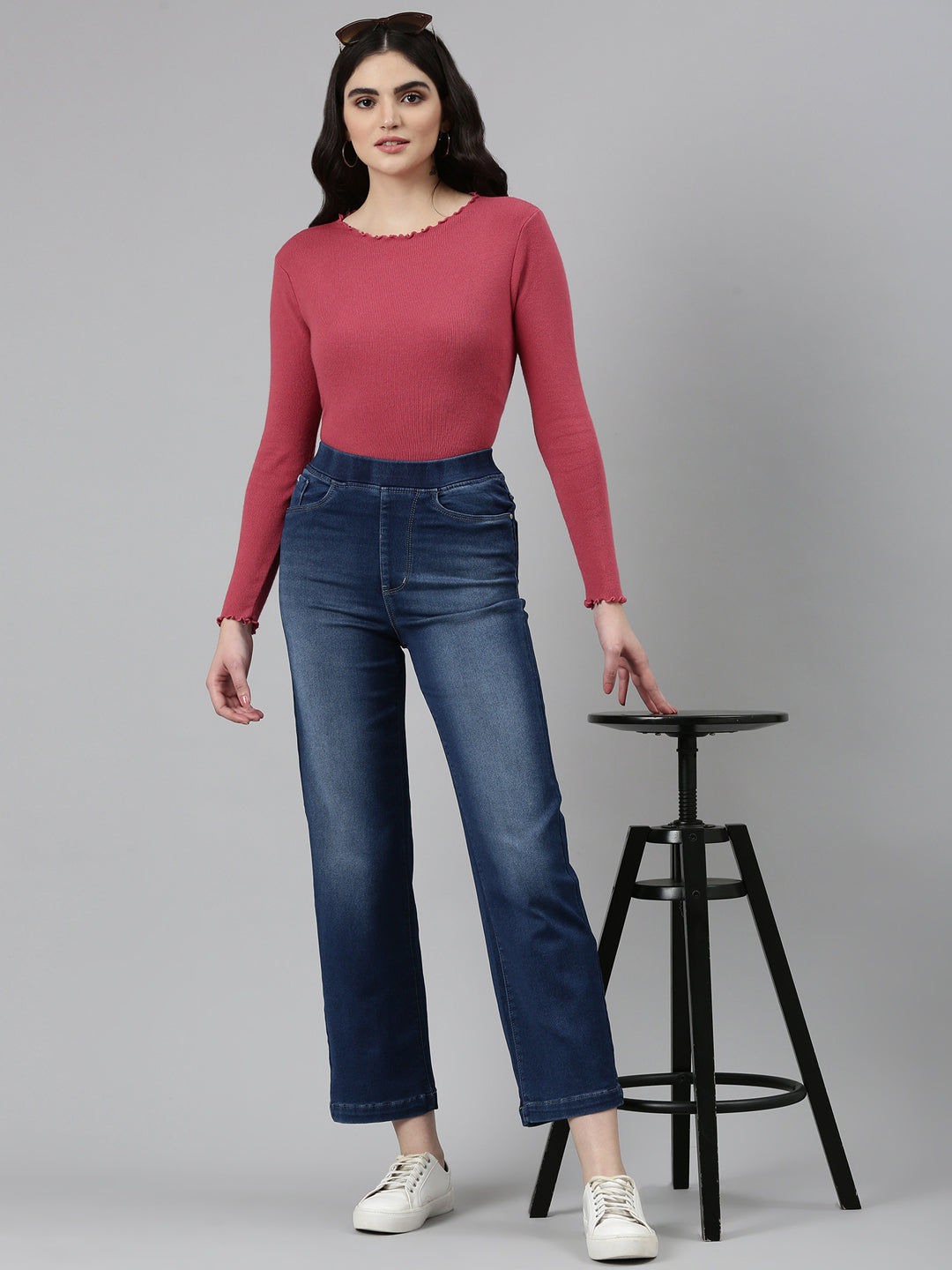 Women Blue Solid Straight Fit Denim Jeans