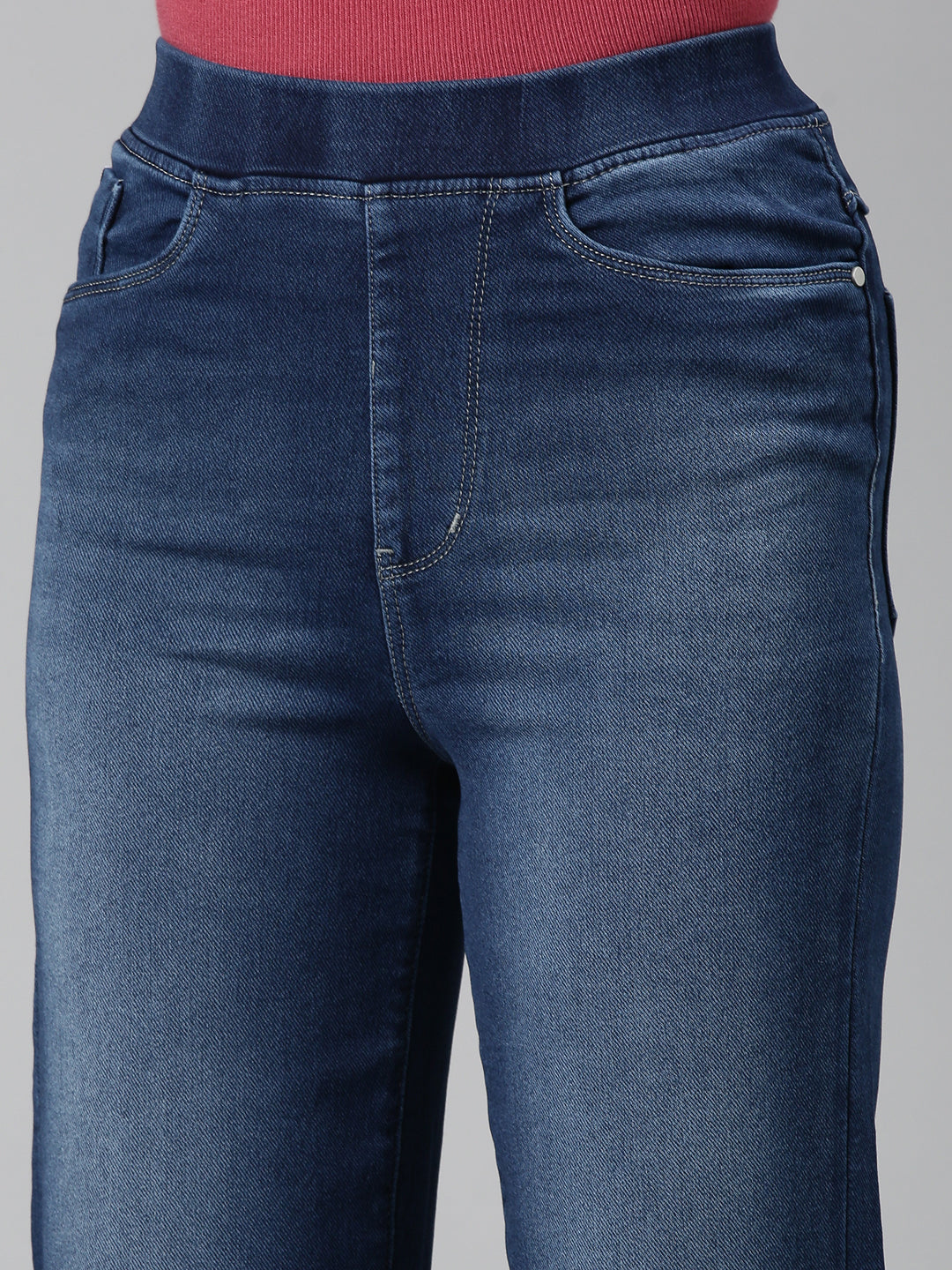 Women Blue Solid Straight Fit Denim Jeans