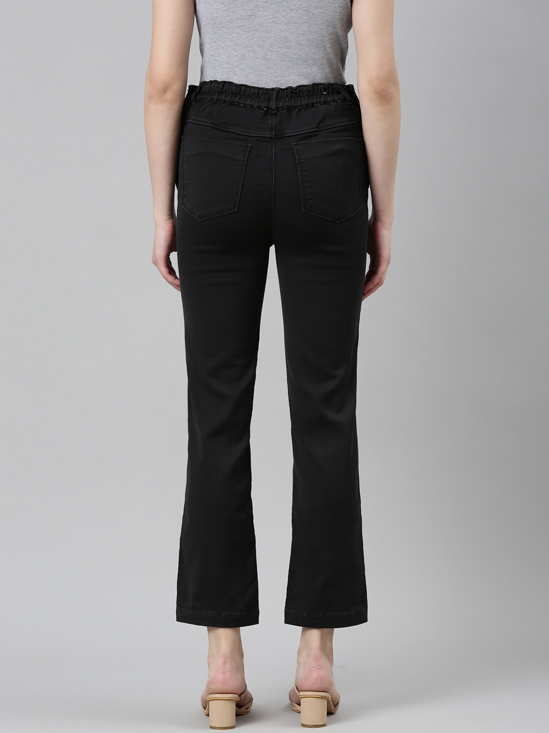 Women Black Solid Straight Fit Denim Jeans