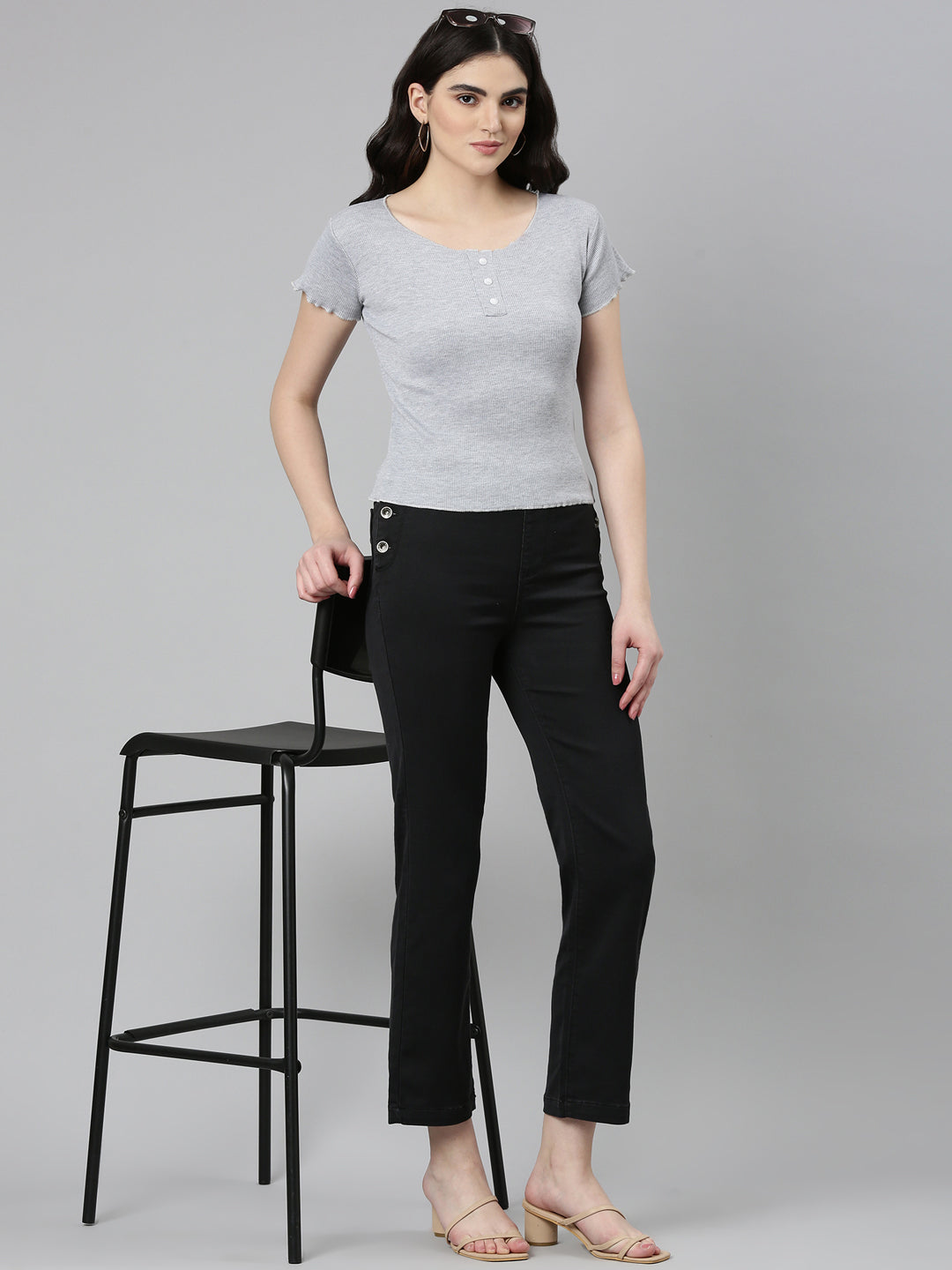 Women Black Solid Straight Fit Denim Jeans