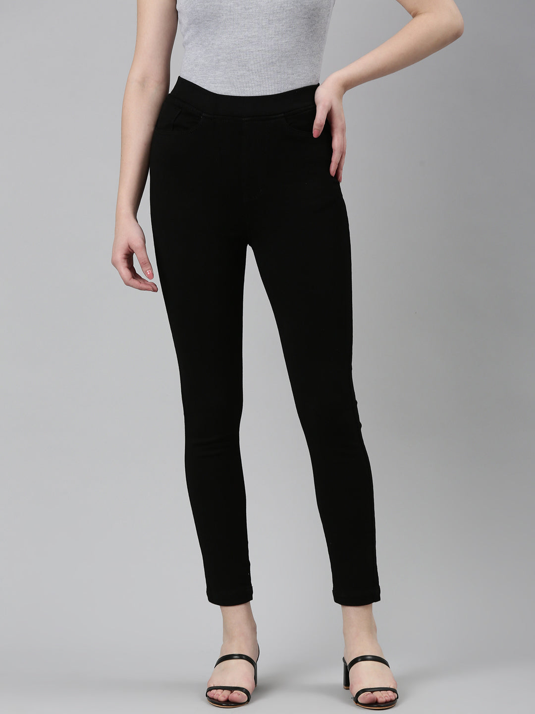 Women Black Solid Slim Fit Denim Jeans