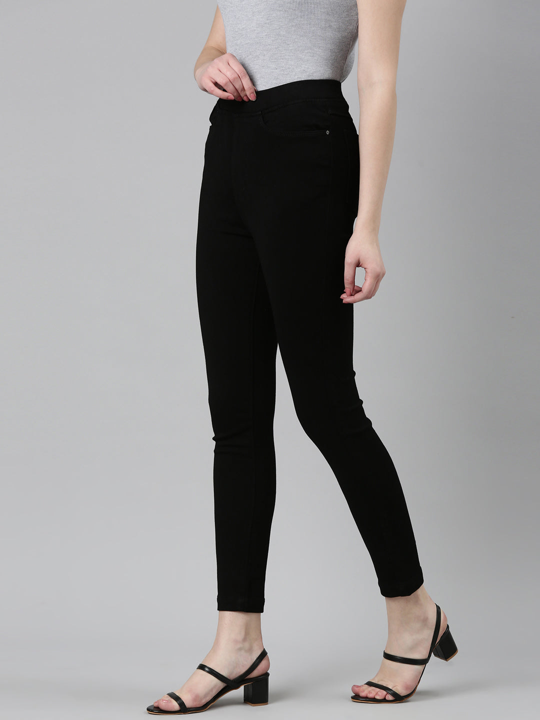 Women Black Solid Slim Fit Denim Jeans