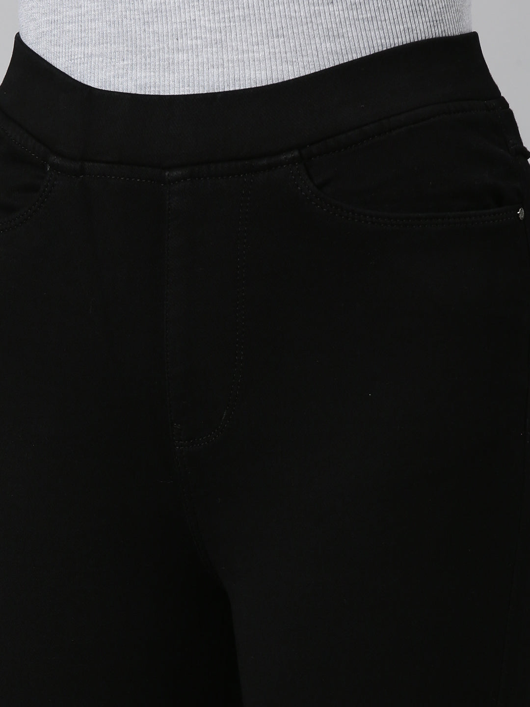 Women Black Solid Slim Fit Denim Jeans