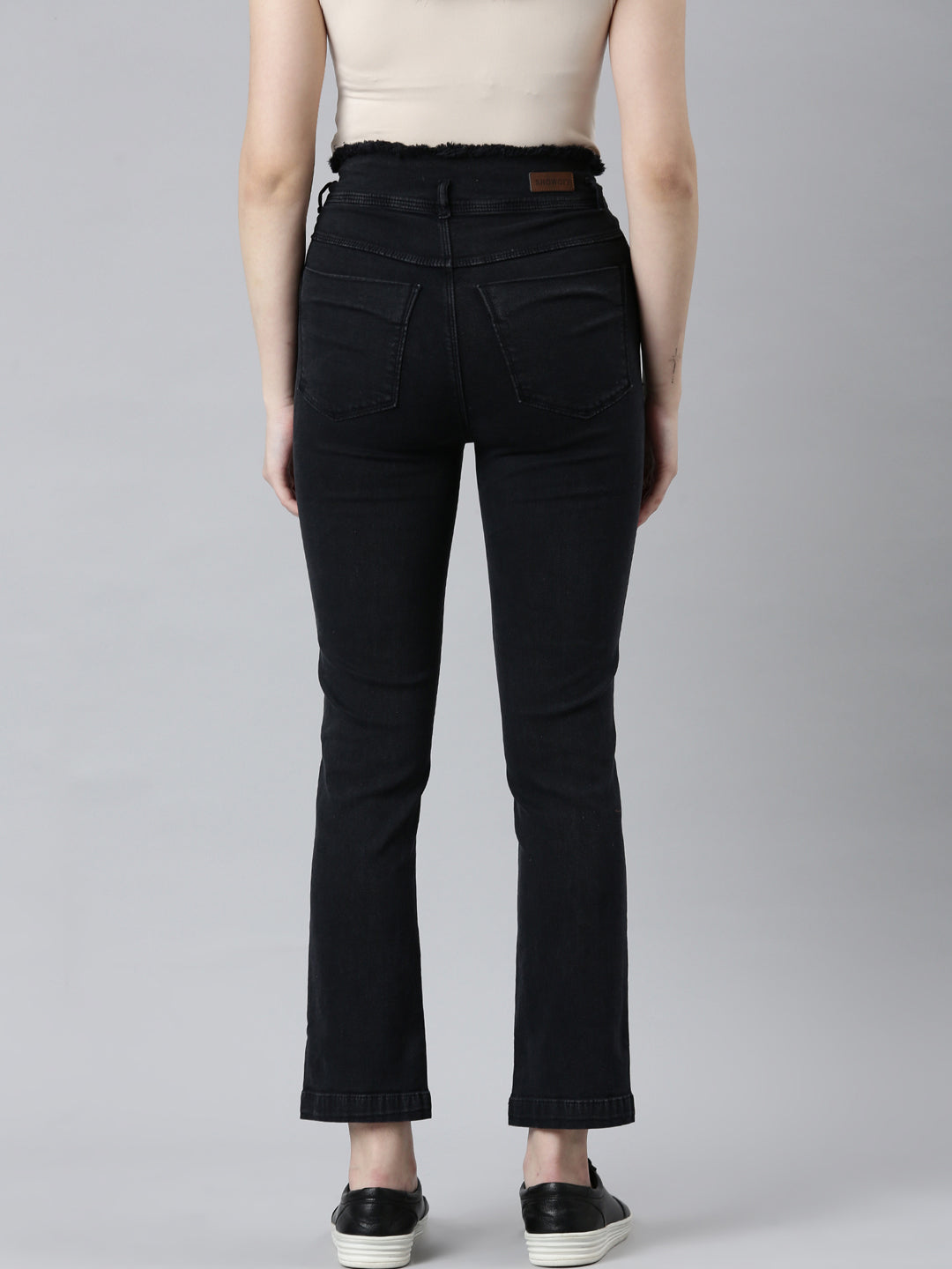 Women Black Solid Straight Fit Denim Jeans