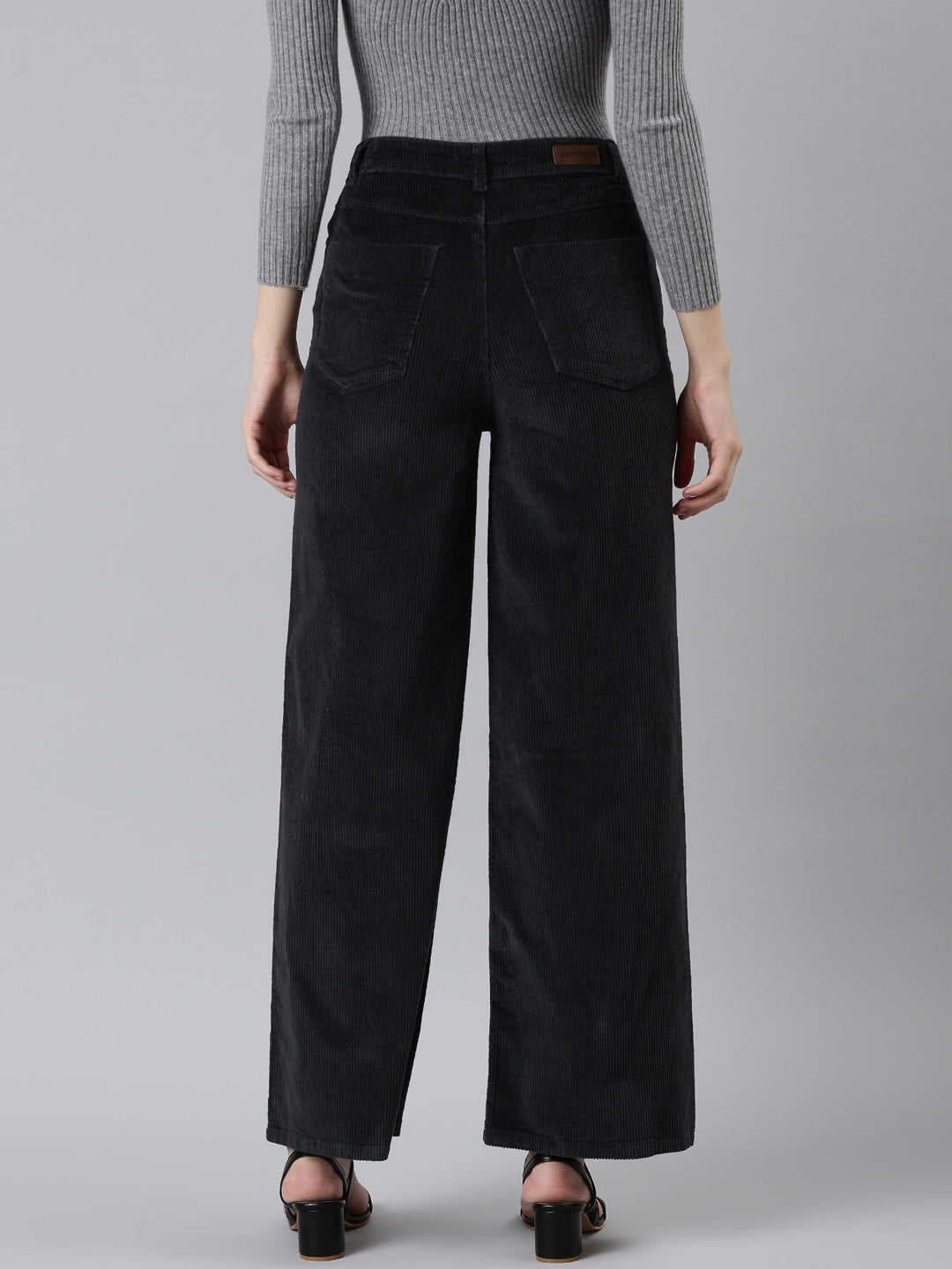 Women Grey Solid Parallel Trouser