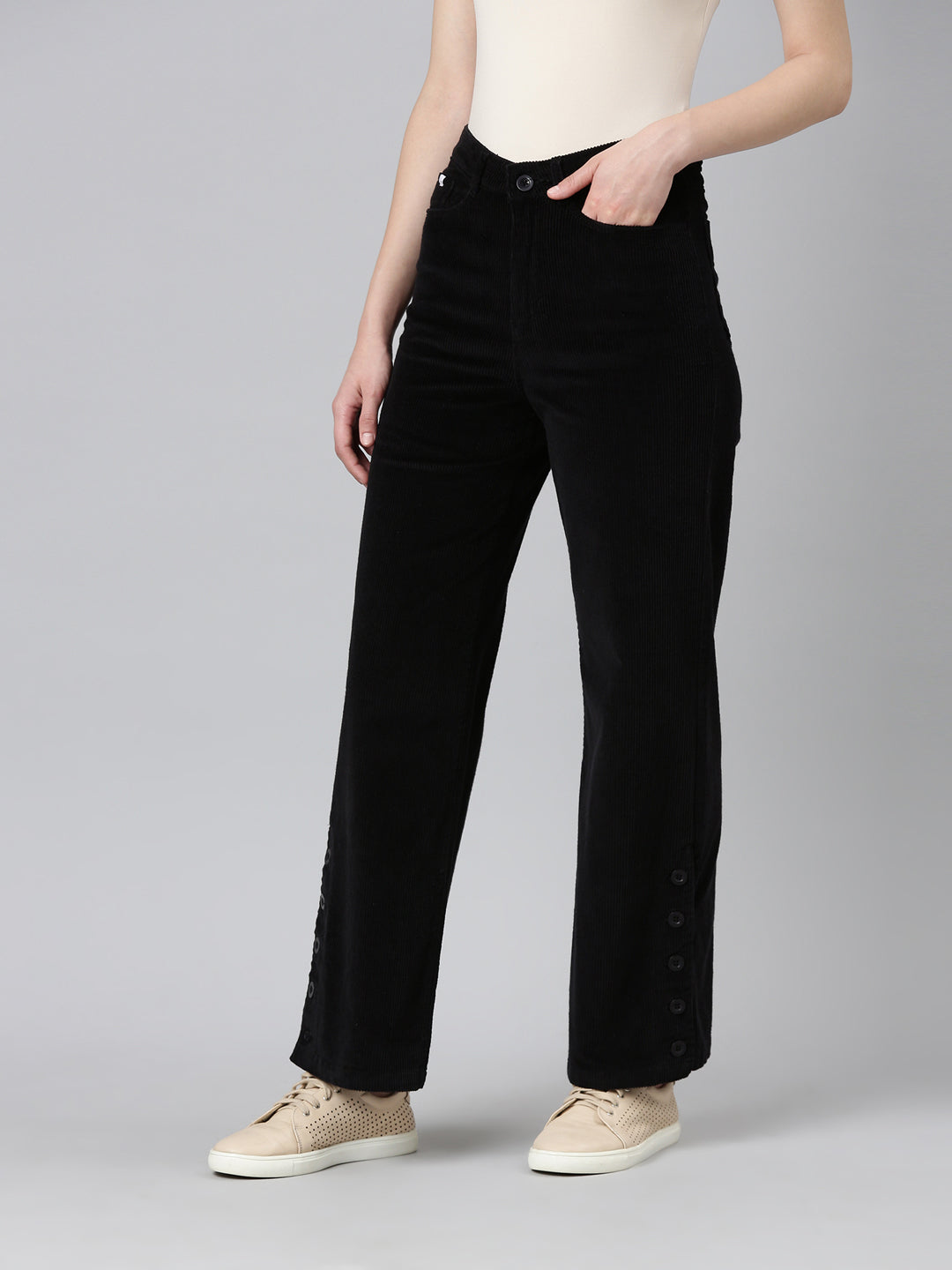 Women Black Solid Parallel Trouser