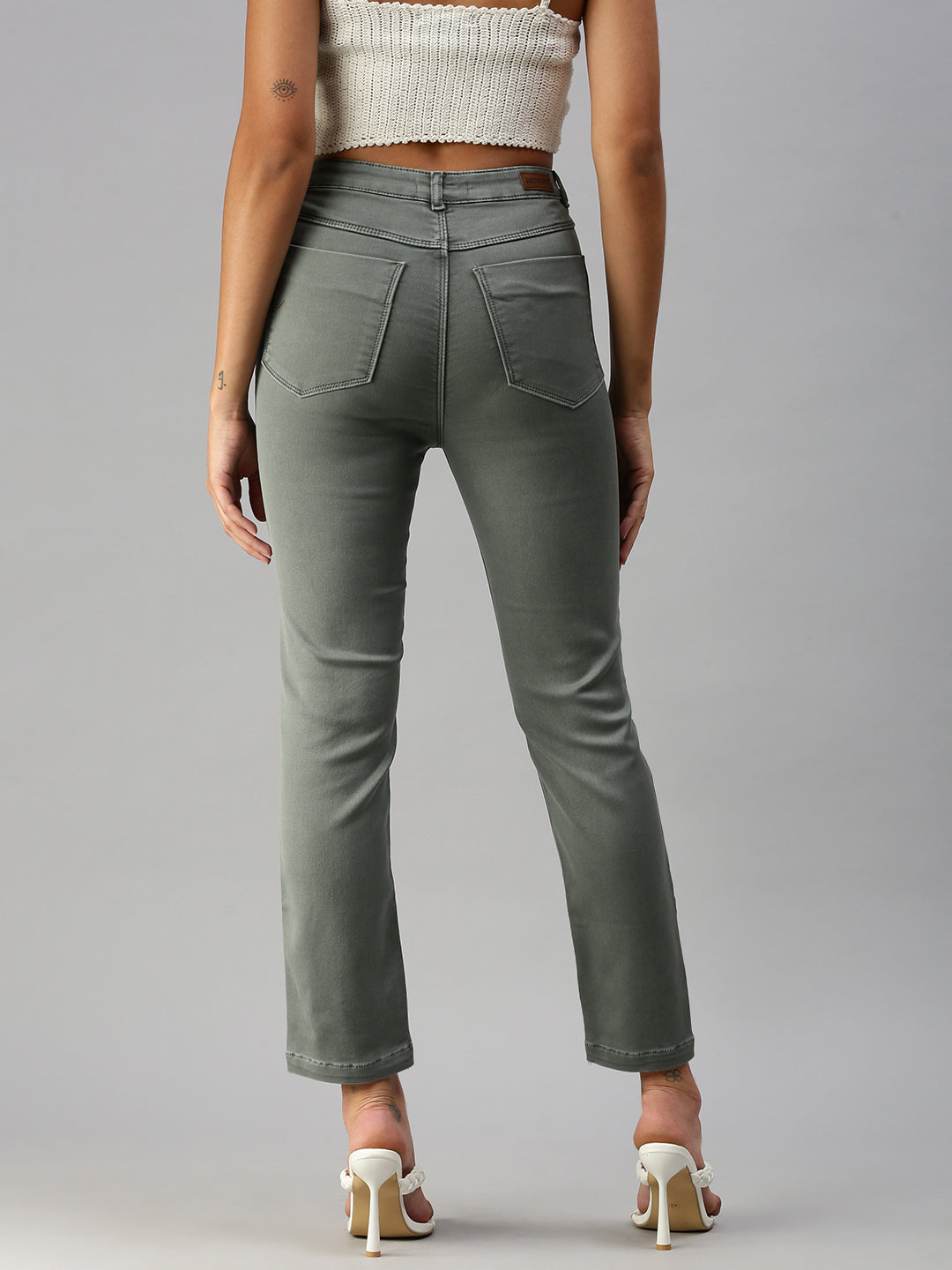 Women's Grey Solid Straight Fit Denim Jeans