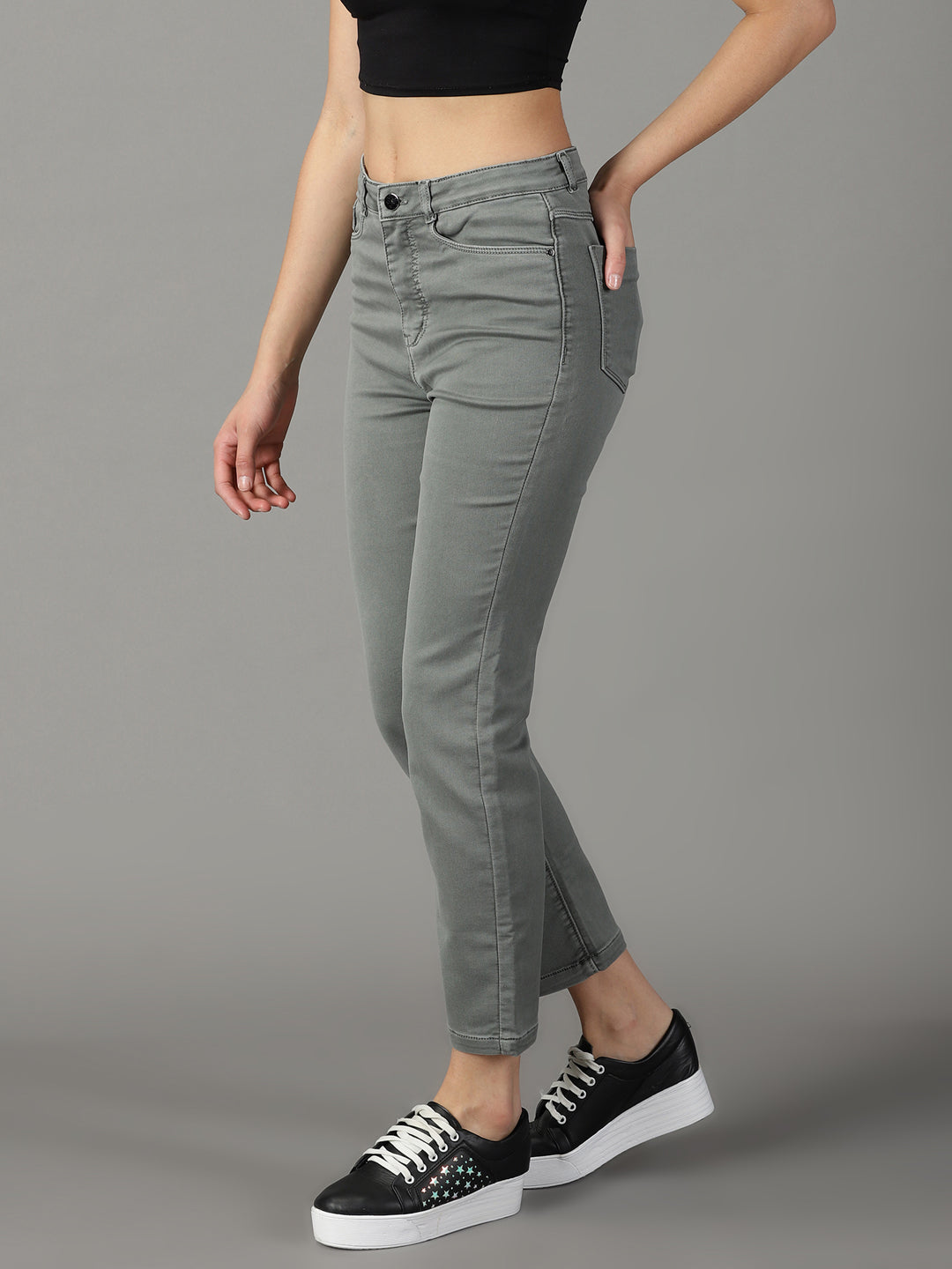 Women's Grey Solid Relaxed Fit Denim Jeans