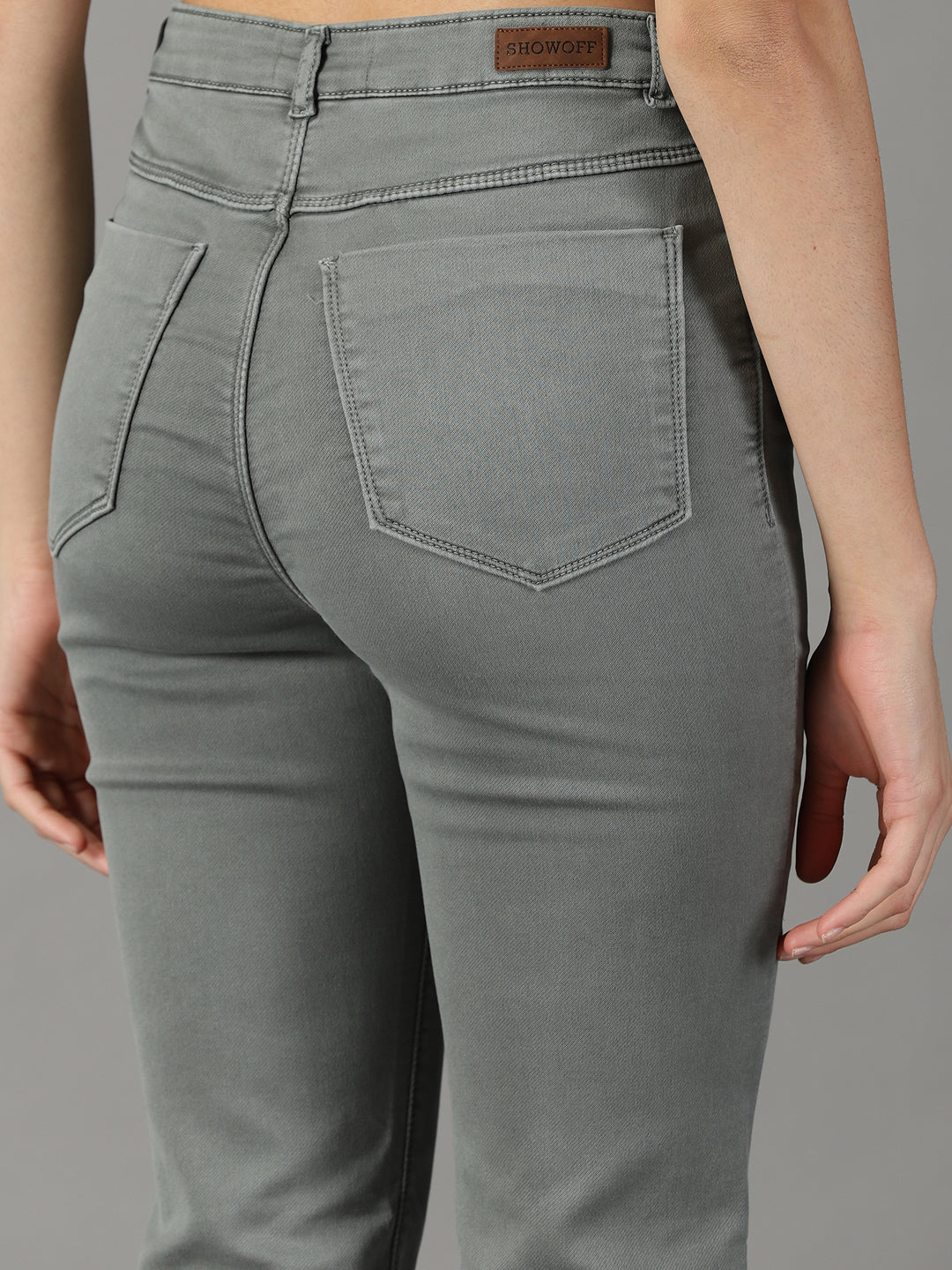 Women's Grey Solid Relaxed Fit Denim Jeans