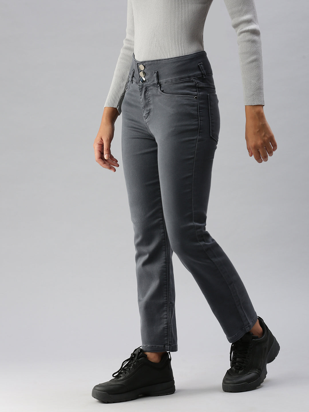 Women's Grey Solid Straight Fit Denim Jeans