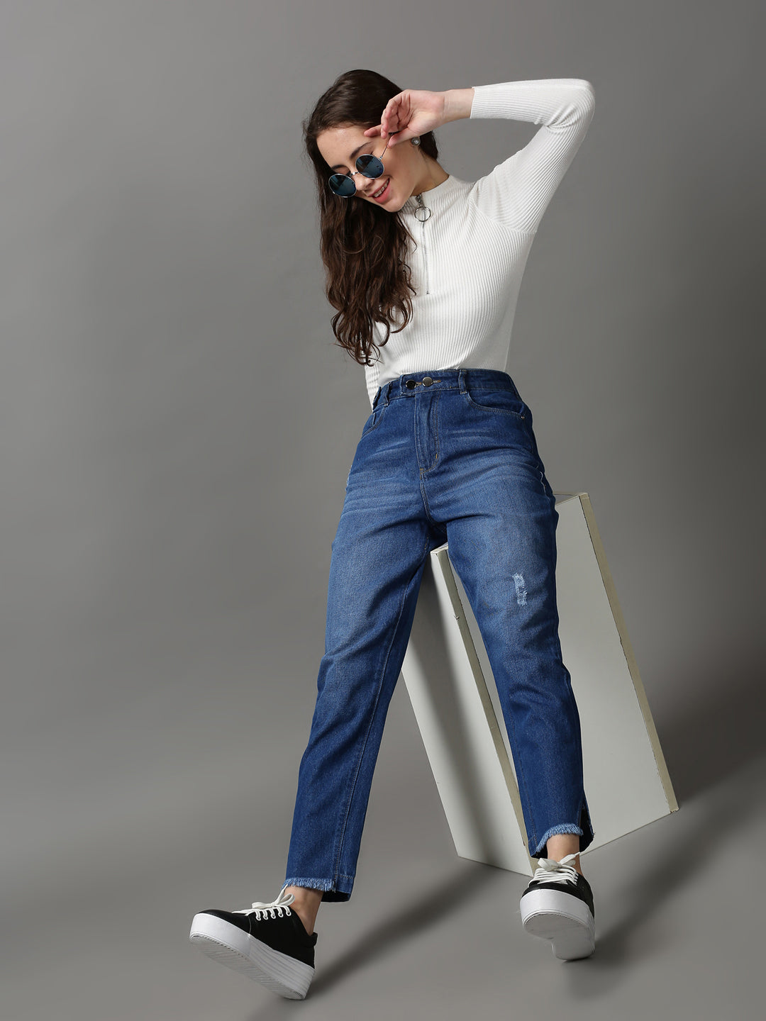 Women's Blue Solid Boyfriend Fit Denim Jeans