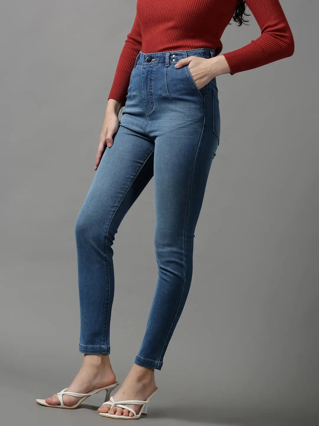Women's Blue Skinny Fit Mildly Distressed Light Fade Denim Jeans