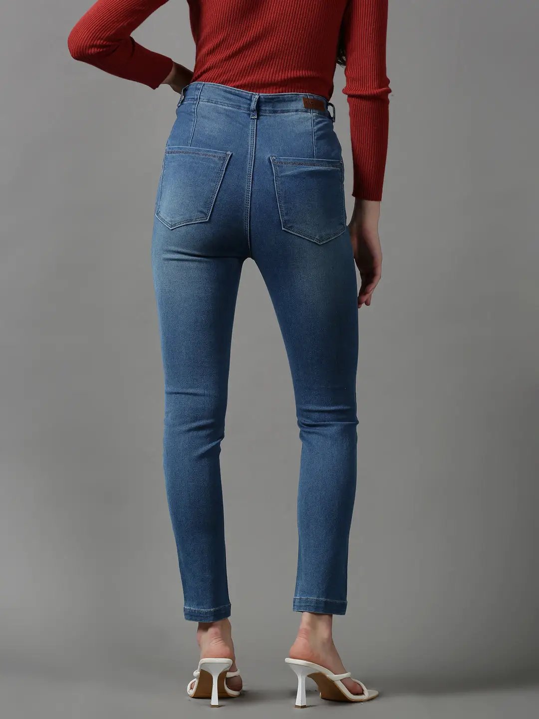 Women's Blue Skinny Fit Mildly Distressed Light Fade Denim Jeans