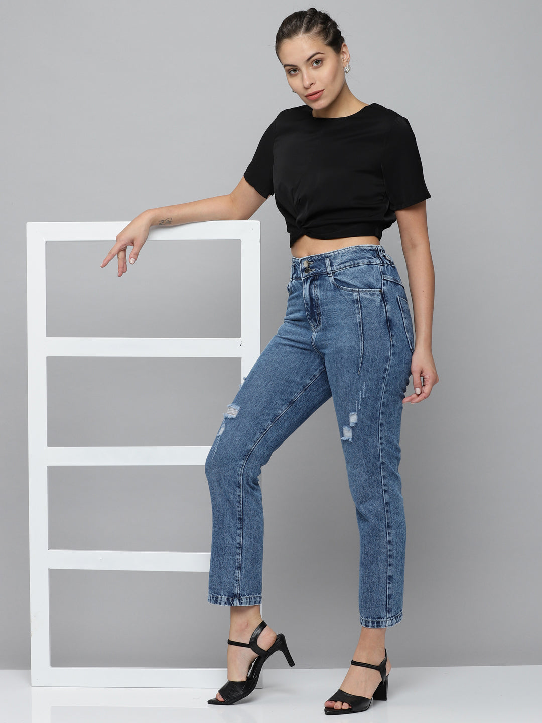 Women's Blue Jean Straight Fit High-Rise Mildly Distressed Light Fade Jeans