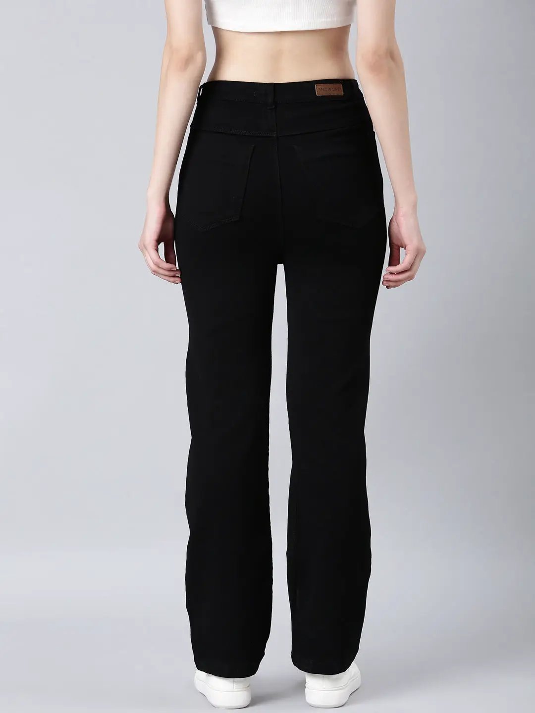 Women's Black Solid Straight Fit Denim Jeans