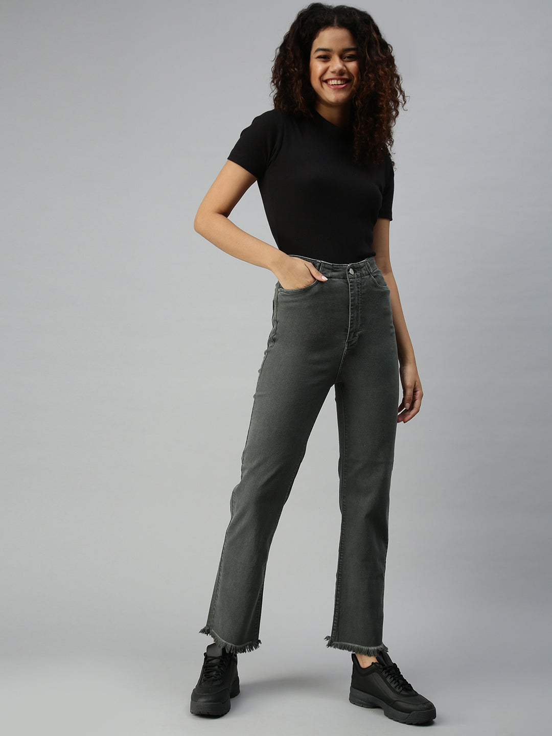 Women's Grey Solid Denim Relaxed Jeans