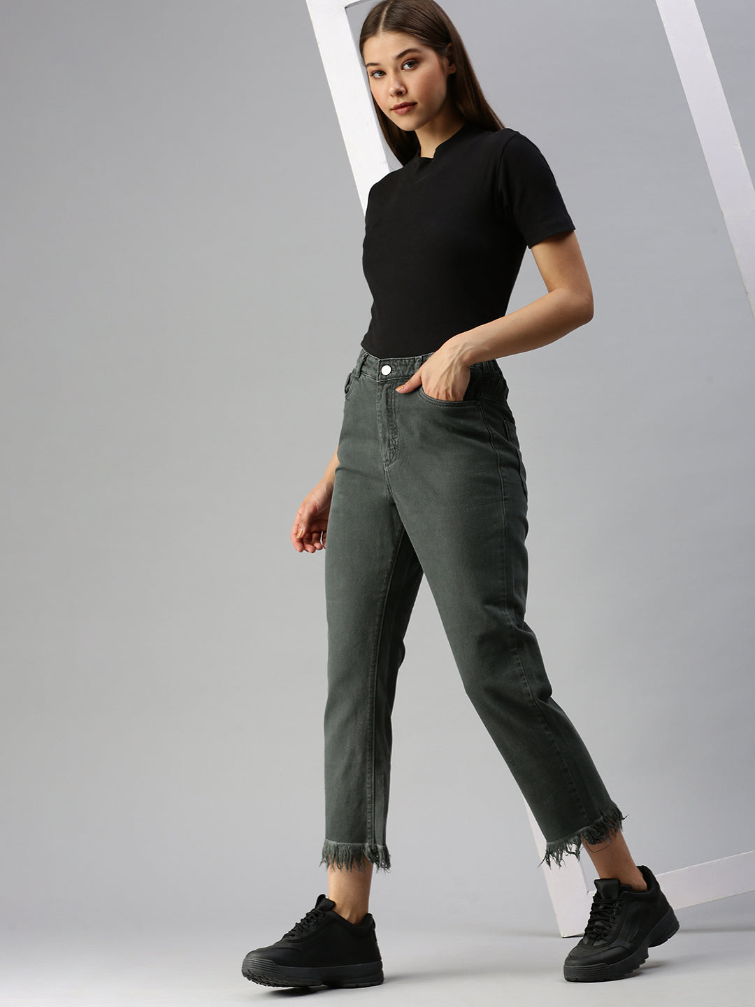 Women's Olive Solid Denim Relaxed Jeans