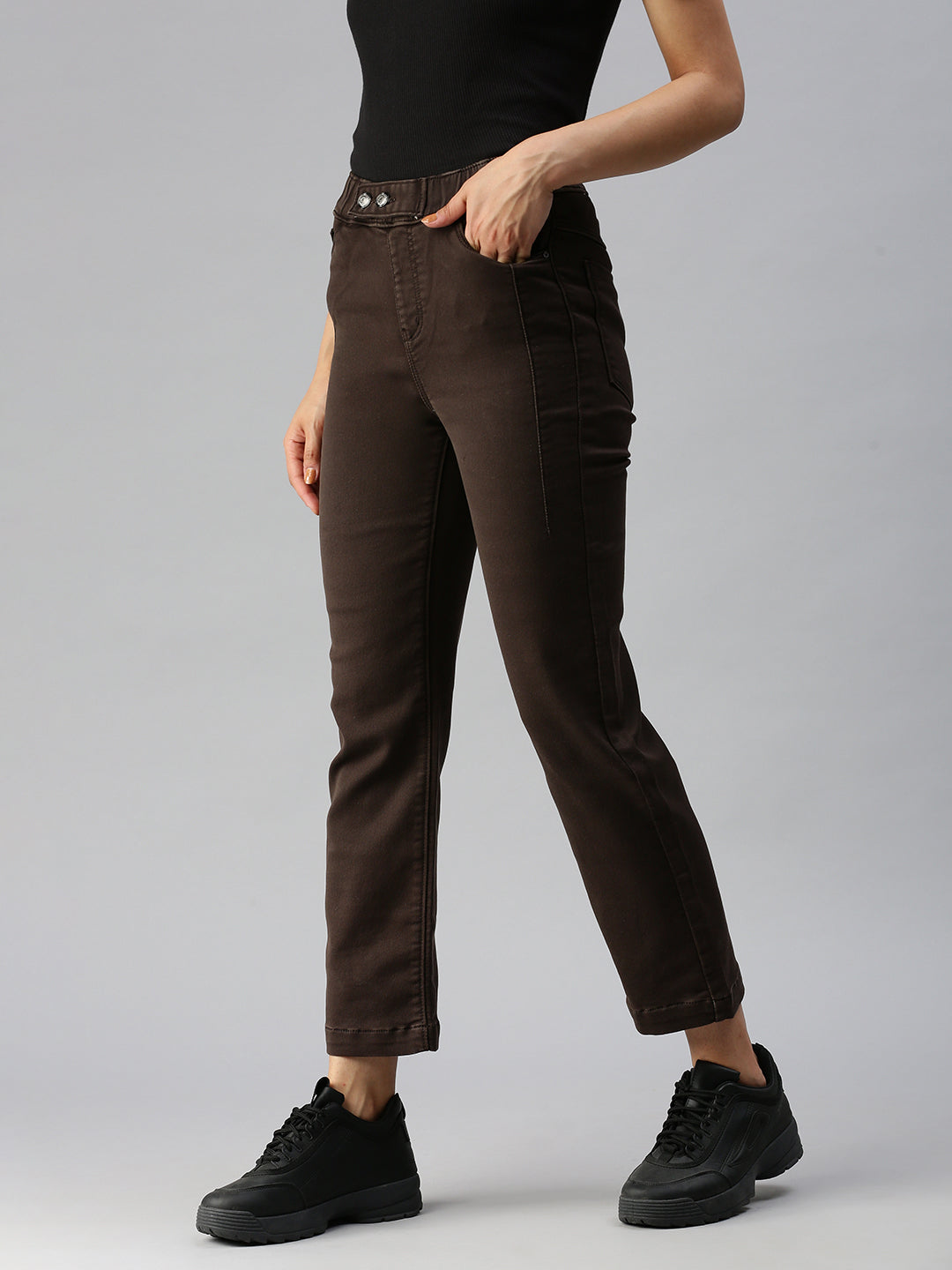 Women's Brown Solid Denim Relaxed Jeans