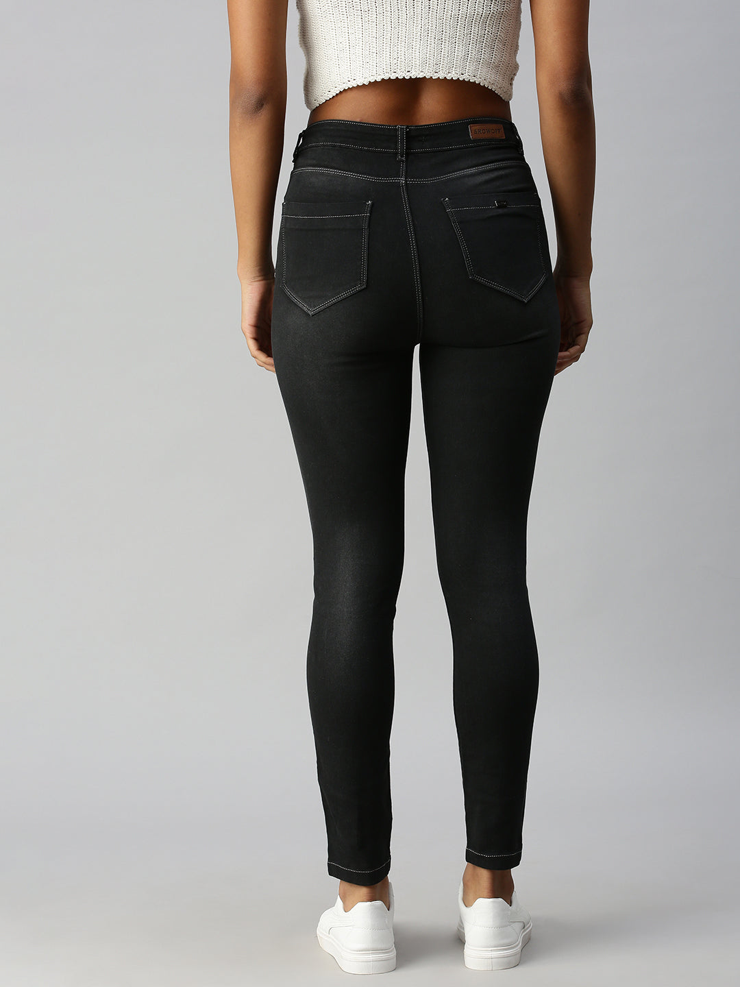 Women's Black Solid Denim Skinny Jeans