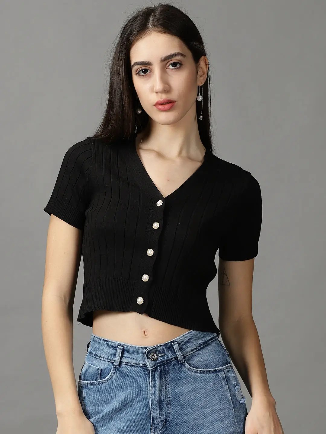 Women's Black Solid Fitted Crop Top