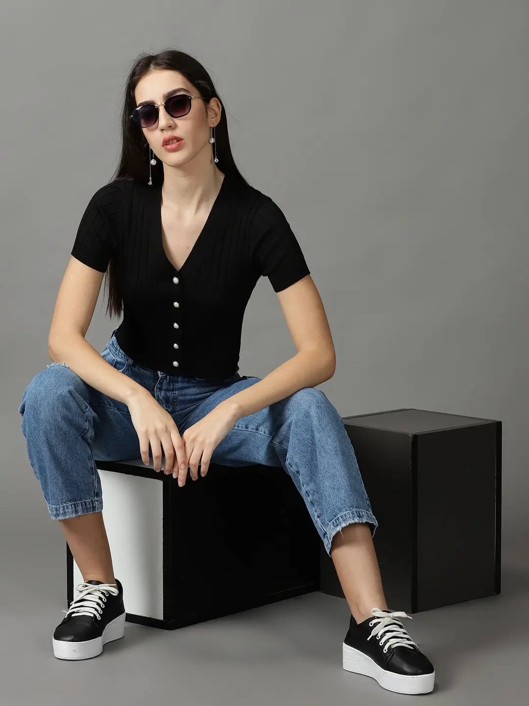Women's Black Solid Fitted Crop Top