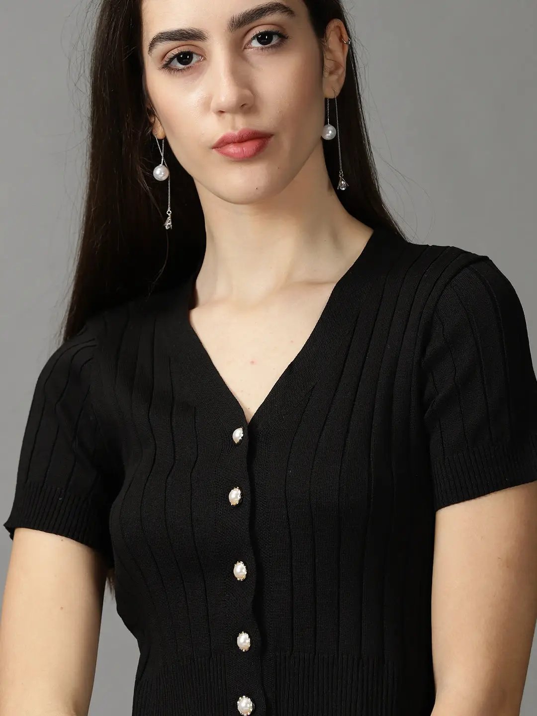Women's Black Solid Fitted Crop Top