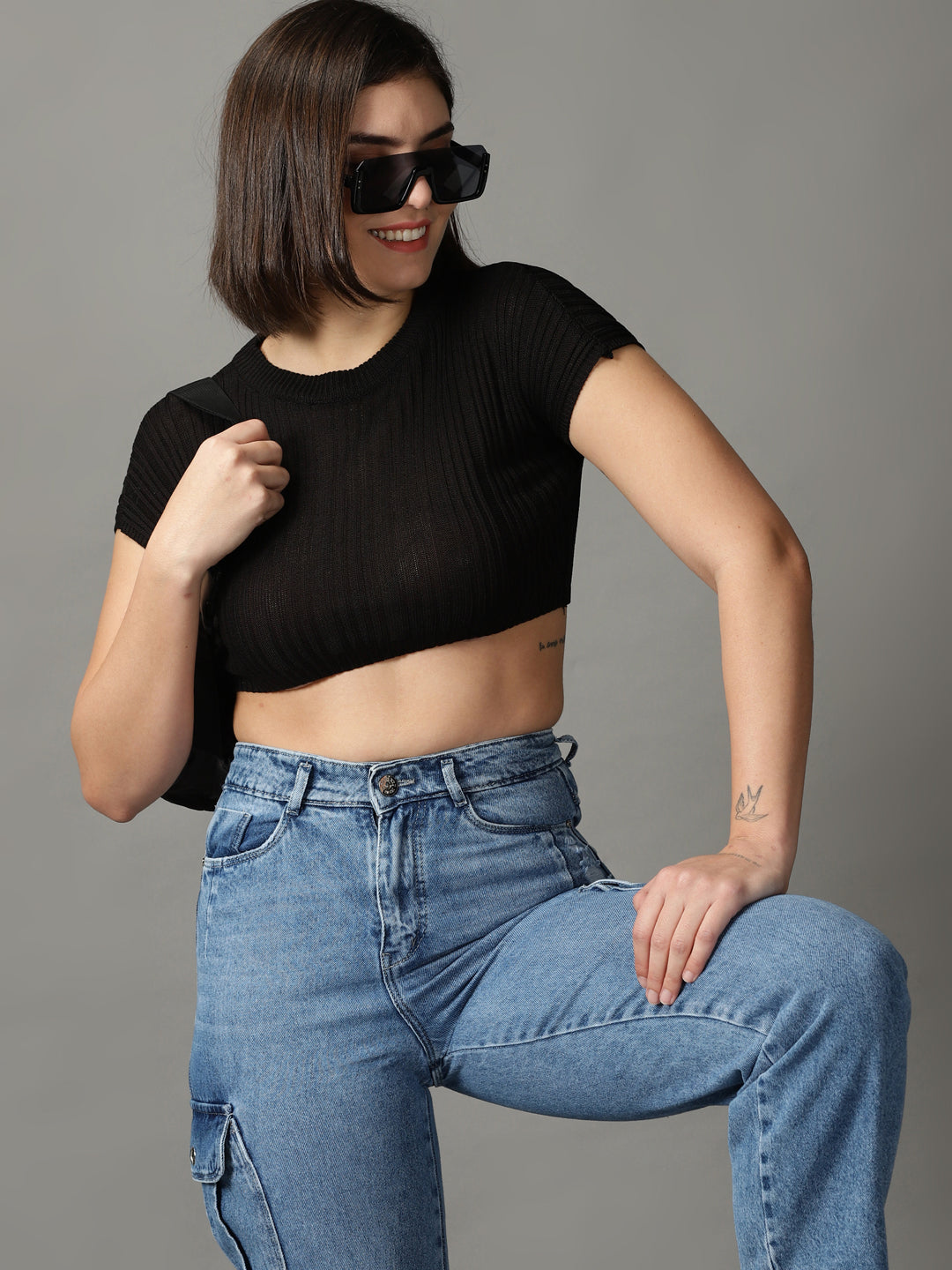 Women's Black Solid Fitted Crop Top